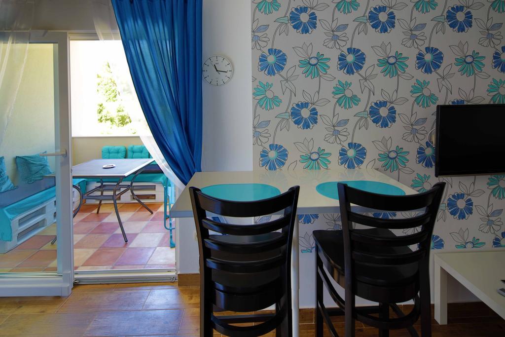 Apartments Elda Makarska Room photo